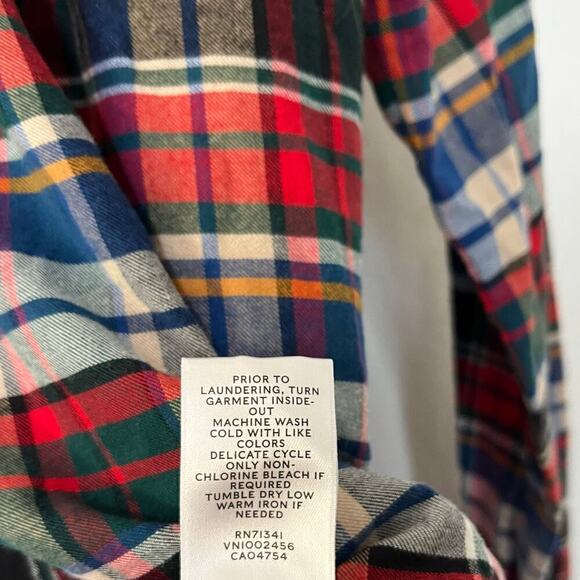 L.L. Bean Signature Lightweight Plaid Flannel Shirt Size M Red Cabincore - Picture 6 of 7